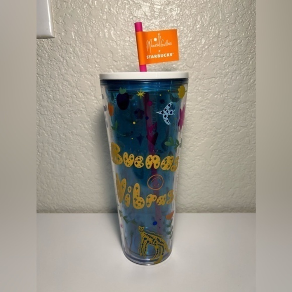 Buenas Vibras - Manuela Guillén x Starbucks